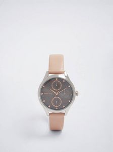 Watch With Leather Effect Wristband

 Watch With Leather Effect Wristband kínálat, 10995 Ft a Parfois -ben